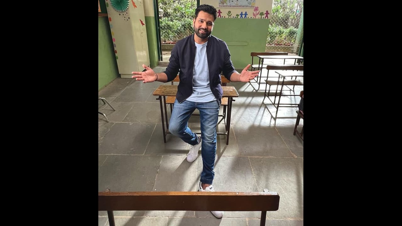 WATCH: Rohit Sharma plays gully cricket ahead of England tour WATCH: Rohit Sharma plays gully cricket ahead of England tour