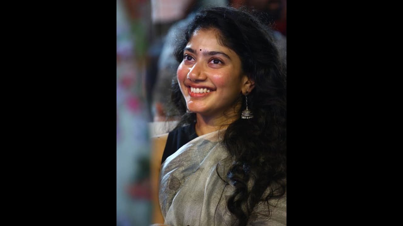 "இசுலாமியர்கள் மீது நடப்பது வன்முறை ".. நடிகை சாய் பல்லவி மீது பஜ்ரங் தள் அமைப்பு புகார்.. "இசுலாமியர்கள் மீது நடப்பது வன்முறை ".. நடிகை சாய் பல்லவி மீது பஜ்ரங் தள் அமைப்பு புகார்..