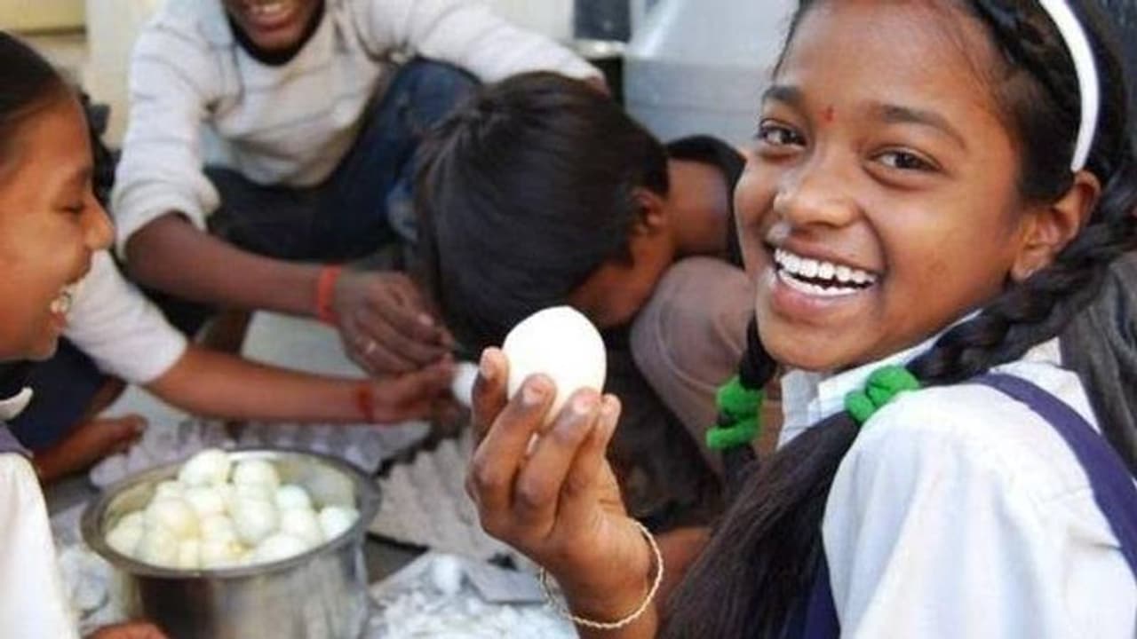 ಶಾಲಾ ಮಕ್ಕಳಿಗೆ ಮೊಟ್ಟೆ 1 ದಿನ ಕಡಿತ: ಸರ್ಕಾರದ ಆದೇಶ