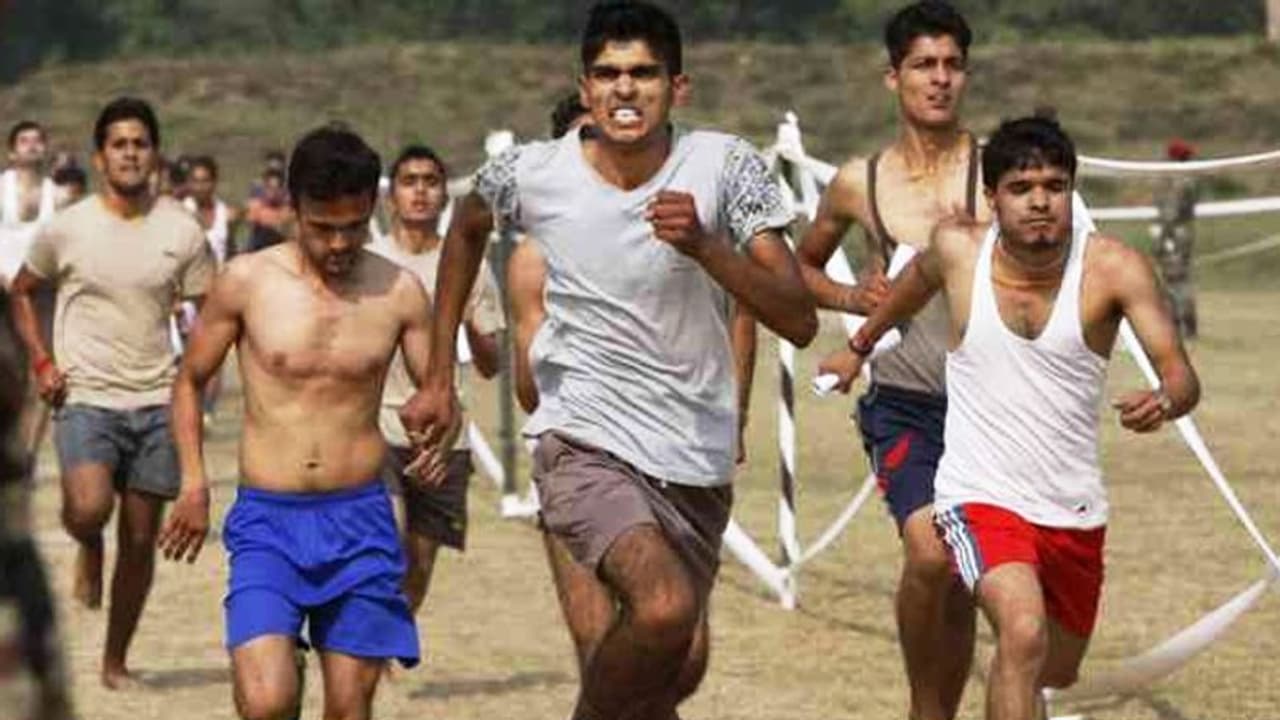 अग्निपथ योजना को लेकर उठ रहे ये 8 सवाल, 4 साल बाद आखिर क्या करेंगे अग्निवीर? अग्निपथ योजना को लेकर उठ रहे ये 8 सवाल, 4 साल बाद आखिर क्या करेंगे अग्निवीर?