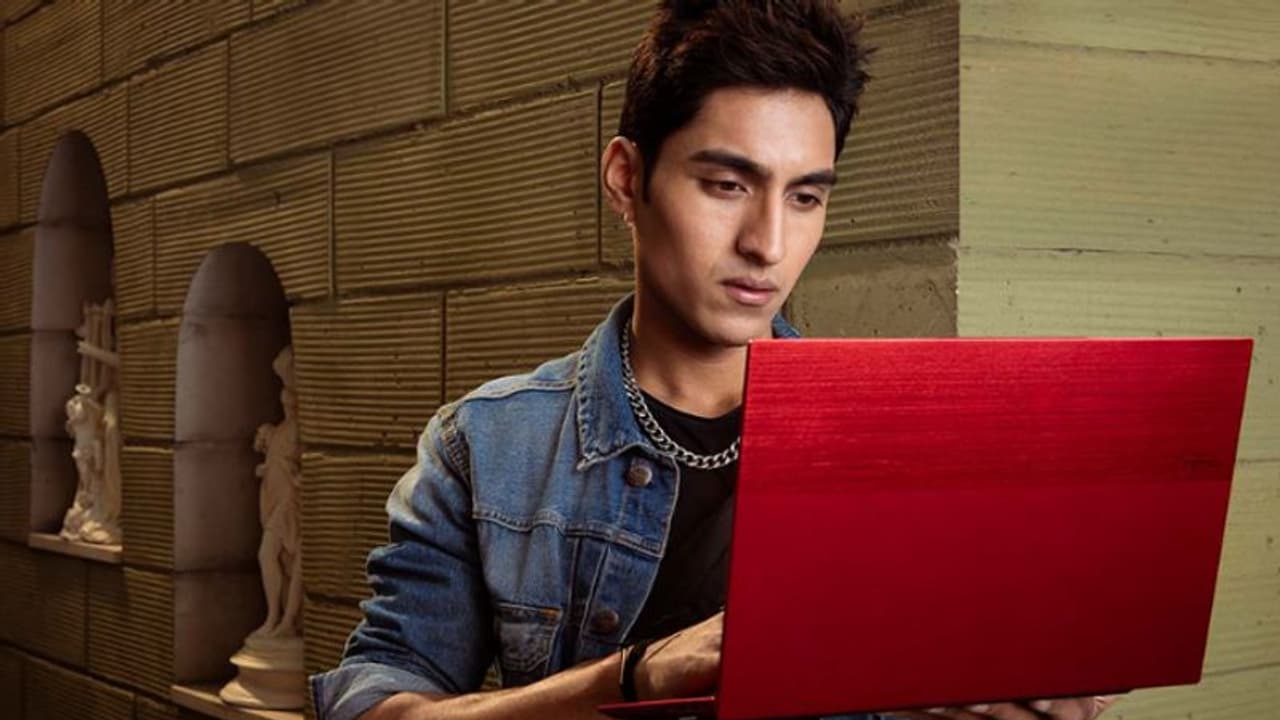 भारत में लॉन्च हुआ 14 इंच डिस्प्ले वाला सबसे पतला Laptop! फुल चार्ज में 11 घंटे चलेगा, देखें फीचर्स 