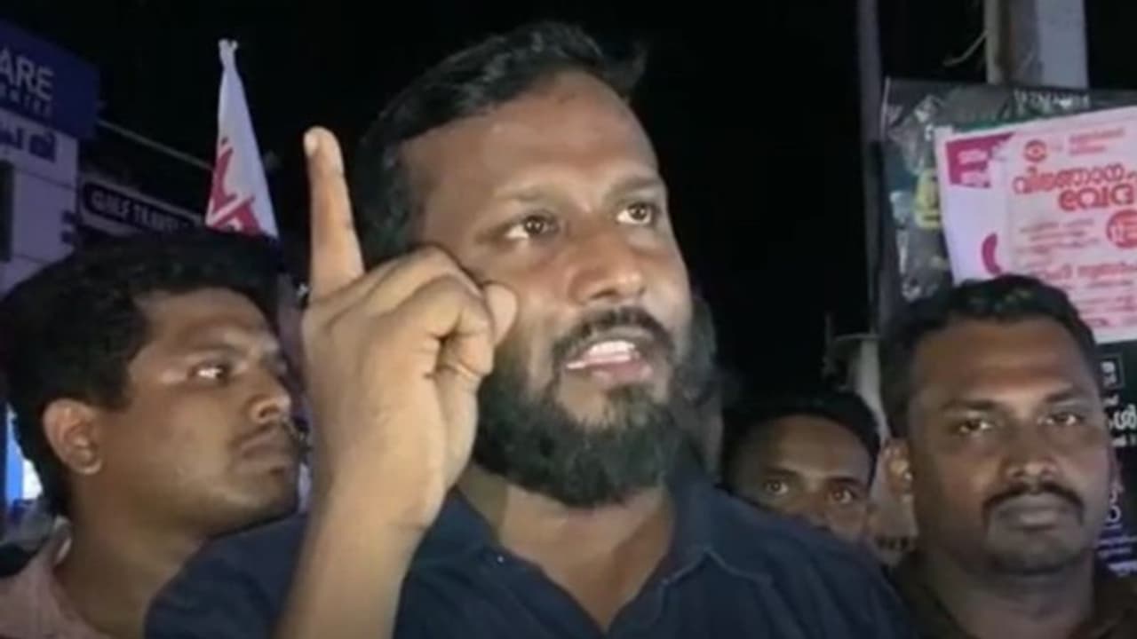 കലാപ സാഹചര്യത്തിന് ശ്രമിച്ചു; പാലക്കാട്ടെ ഡിവൈഎഫ്ഐ നേതാവിന്‍റെ ഭീഷണിപ്രസംഗത്തിനെതിരെ യൂത്ത് കോണ്‍ഗ്രസ് പരാതി