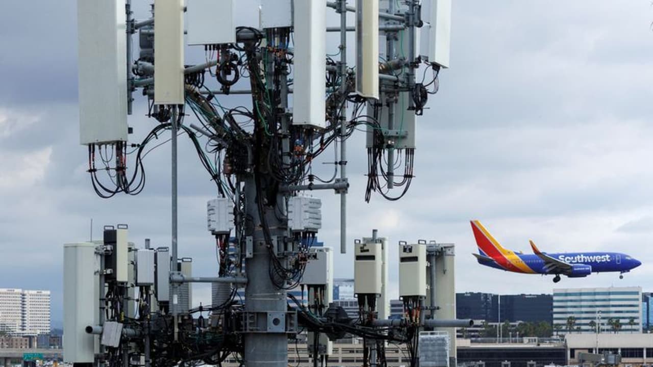 5ಜಿ ನೆಟವರ್ಕ್ ಕುರಿತು ಹುಷಾರಾಗಿರಿ, ಅಮೆರಿಕದ ಏರ್ಲೈನ್ಸ್ಗಳಿಗೆ ಎಫ್ಎಎ ಎಚ್ಚರಿಕೆ! 5ಜಿ ನೆಟವರ್ಕ್ ಕುರಿತು ಹುಷಾರಾಗಿರಿ, ಅಮೆರಿಕದ ಏರ್ಲೈನ್ಸ್ಗಳಿಗೆ ಎಫ್ಎಎ ಎಚ್ಚರಿಕೆ!