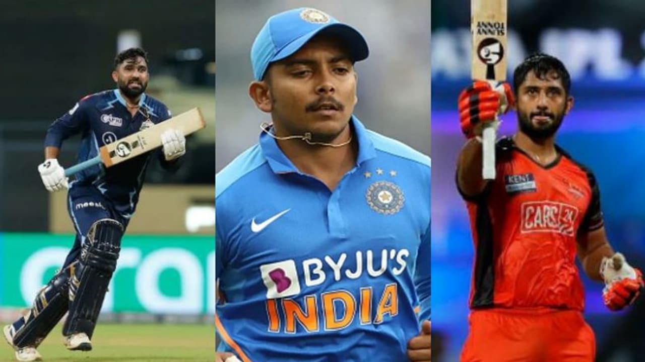 చాలా సంతోషంగా ఉంది.. నా గుండె పగిలింది : ఐర్లాండ్ పర్యటనలో ఎంపికైన, చోటు దక్కని ఆటగాళ్ల ట్వీట్స్ చాలా సంతోషంగా ఉంది.. నా గుండె పగిలింది : ఐర్లాండ్ పర్యటనలో ఎంపికైన, చోటు దక్కని ఆటగాళ్ల ట్వీట్స్