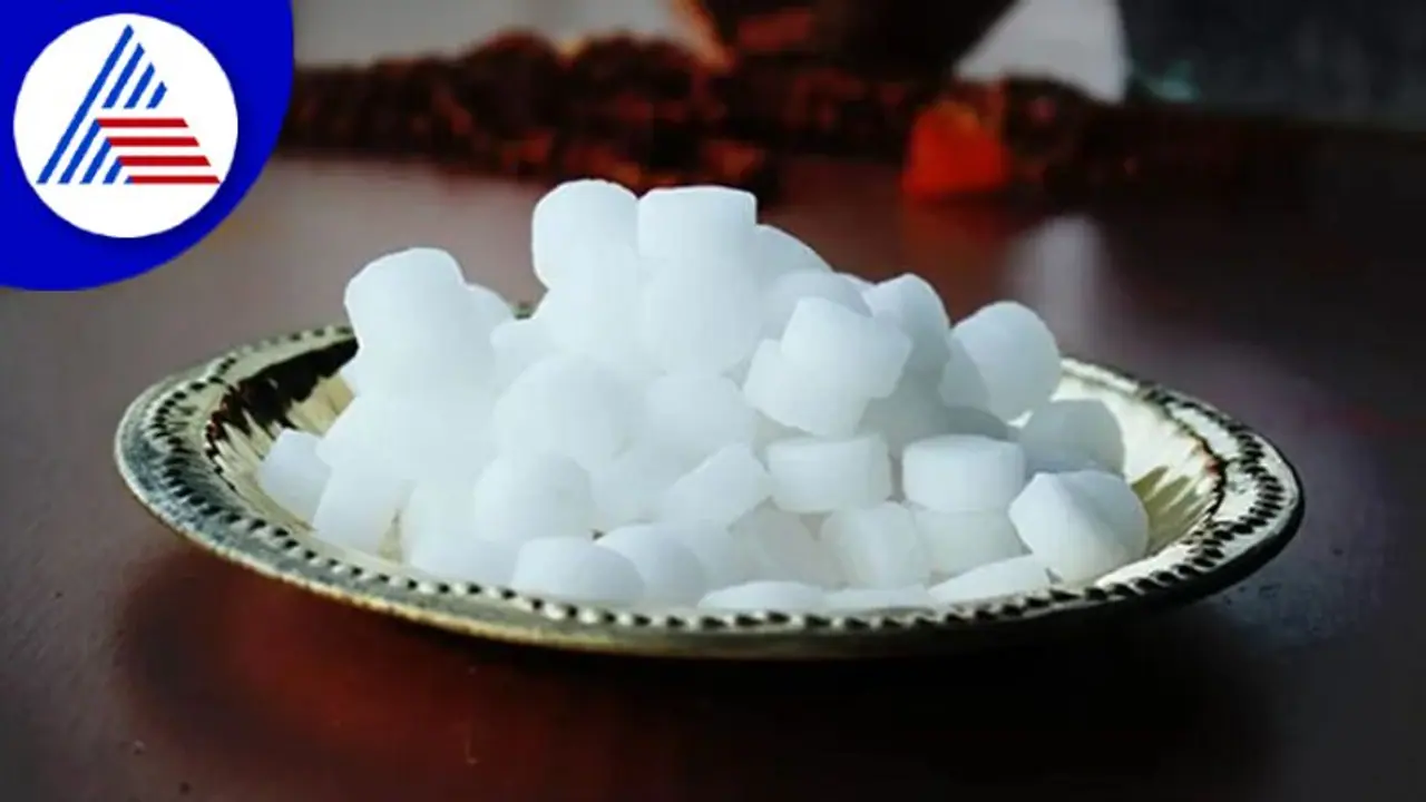 ஆன்மிகம் முதல் மருத்தும் வரை 'பச்சை கற்பூரத்தின்' பயன்கள்...எவ்வளவுனு தெரிஞ்சா ஷாக் ஆவிங்க..