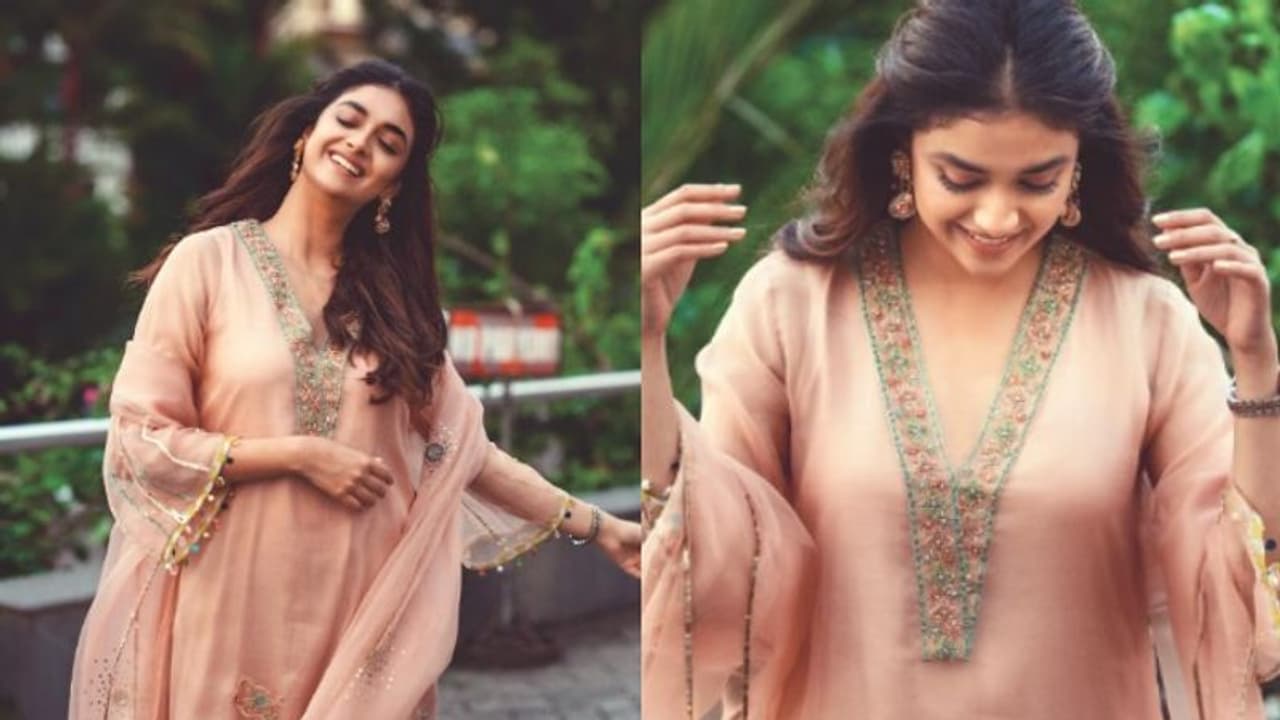 Keerthy Suresh : 'വാശി' തിയറ്ററുകളിലേക്ക്, ഫോട്ടോകള്‍ പങ്കുവെച്ച് കീര്‍ത്തി സുരേഷ്