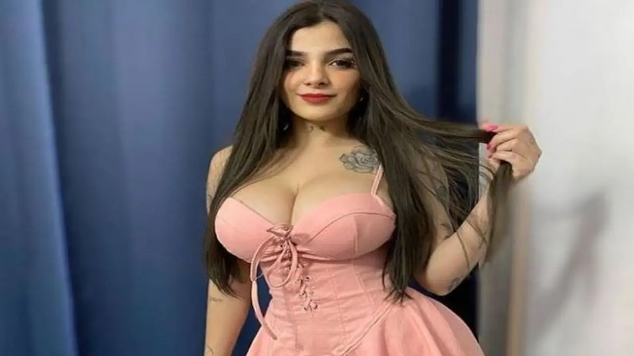 एडल्ट मॉडल ने एक मां की सुनी पुकार, किया ऐसा काम सोशल मीडिया पर जमकर हो रही तारीफ एडल्ट मॉडल ने एक मां की सुनी पुकार, किया ऐसा काम सोशल मीडिया पर जमकर हो रही तारीफ