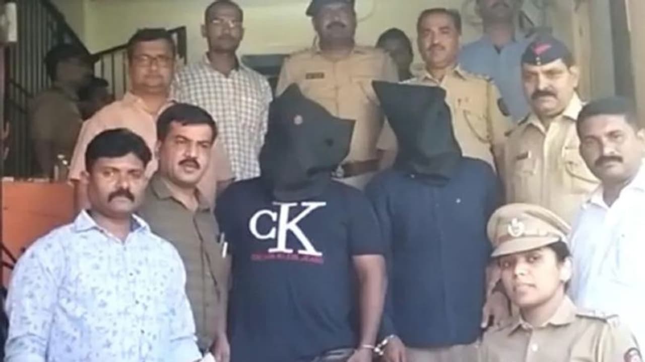 महाराष्ट्र में पुलिसवाले ने गर्लफ्रेंड की चलती कार में की हत्या, लाश लेकर घूमता रहा सब फिल्मी स्टाइल में किया महाराष्ट्र में पुलिसवाले ने गर्लफ्रेंड की चलती कार में की हत्या, लाश लेकर घूमता रहा सब फिल्मी स्टाइल में किया