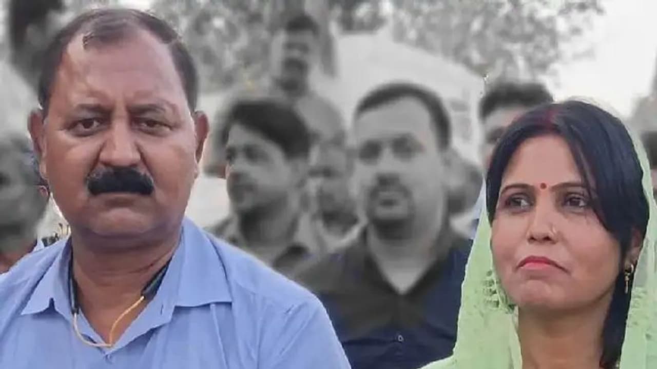 ಮೇಯರ್ ಸ್ಥಾನಕ್ಕೆ ಸ್ಪರ್ಧಿಸಬೇಕಿದ್ದ ಪತ್ನಿಯನ್ನು ಗುಂಡಿಕ್ಕಿ ಕೊಂದ ಬಿಜೆಪಿ ನಾಯಕ! ಮೇಯರ್ ಸ್ಥಾನಕ್ಕೆ ಸ್ಪರ್ಧಿಸಬೇಕಿದ್ದ ಪತ್ನಿಯನ್ನು ಗುಂಡಿಕ್ಕಿ ಕೊಂದ ಬಿಜೆಪಿ ನಾಯಕ!