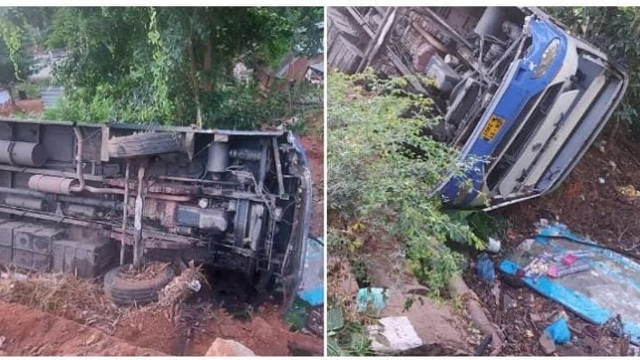 தாறுமாறாக ஓடி தலைகீழாக பள்ளத்தில் கவிழ்ந்த அரசு பேருந்து... தூக்கி வீசப்பட்ட 25 பேர் நிலை என்ன? தாறுமாறாக ஓடி தலைகீழாக பள்ளத்தில் கவிழ்ந்த அரசு பேருந்து... தூக்கி வீசப்பட்ட 25 பேர் நிலை என்ன?