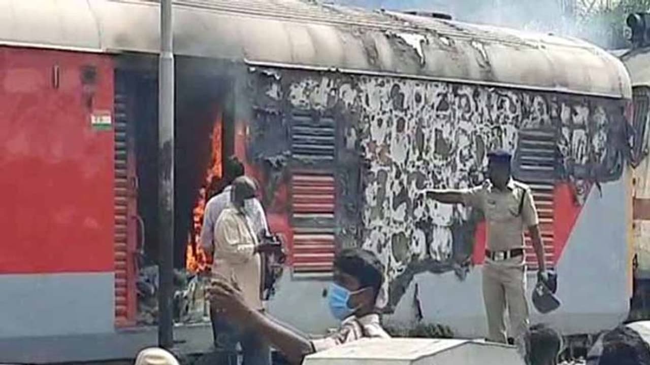 సికింద్రాబాద్‌ అల్లర్ల ఘటనలో 22 మంది అరెస్ట్‌.. ఆందోళనల్లో ఎక్కువగా పాల్గొన్నది వాళ్లే..!