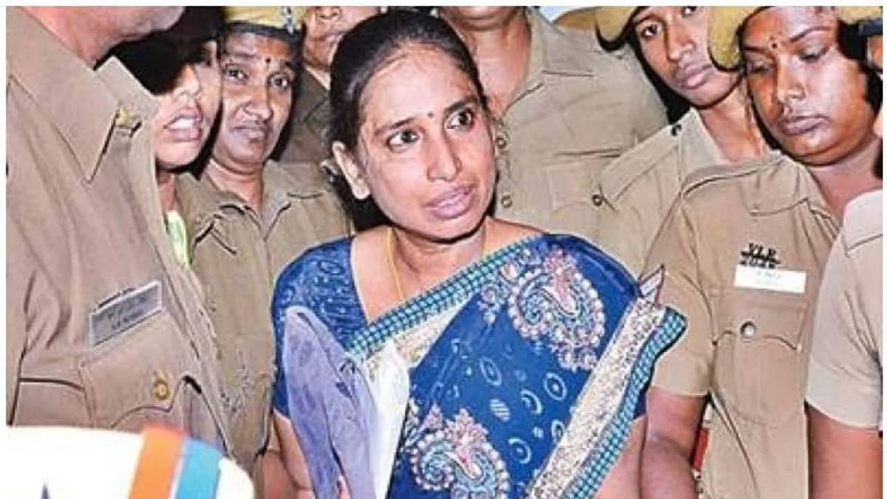 ಜೈಲಿಂದ ಬಿಡುಗಡೆಯಾದ ರಾಜೀವ್ ಗಾಂಧಿ ಹಂತಕರಿಗೆ ಹೊಸ ಟೆನ್ಶನ್! ಜೈಲಿಂದ ಬಿಡುಗಡೆಯಾದ ರಾಜೀವ್ ಗಾಂಧಿ ಹಂತಕರಿಗೆ ಹೊಸ ಟೆನ್ಶನ್!