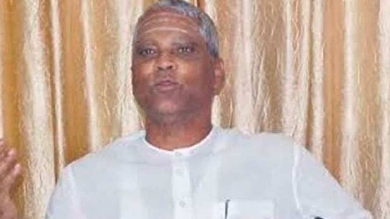 ಆಸ್ತಿ ಬರೆದು ಕೊಡುವಂತೆ ಬಿಜೆಪಿ ಶಾಸಕ ಧಮ್ಕಿ: ಅಳಲು ತೋಡಿಕೊಂಡ ದಂಪತಿ