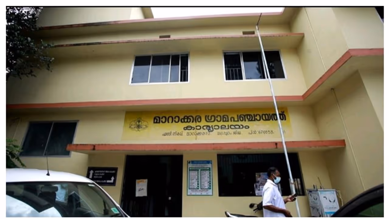 ഒന്നു 'ചില്' ആയി വന്നാലോ; പത്താം ക്ലാസ് പരീക്ഷയില് തോറ്റവര്ക്ക് വിനോദയാത്രയുമായി പഞ്ചായത്ത് ഒന്നു 'ചില്' ആയി വന്നാലോ; പത്താം ക്ലാസ് പരീക്ഷയില് തോറ്റവര്ക്ക് വിനോദയാത്രയുമായി പഞ്ചായത്ത്