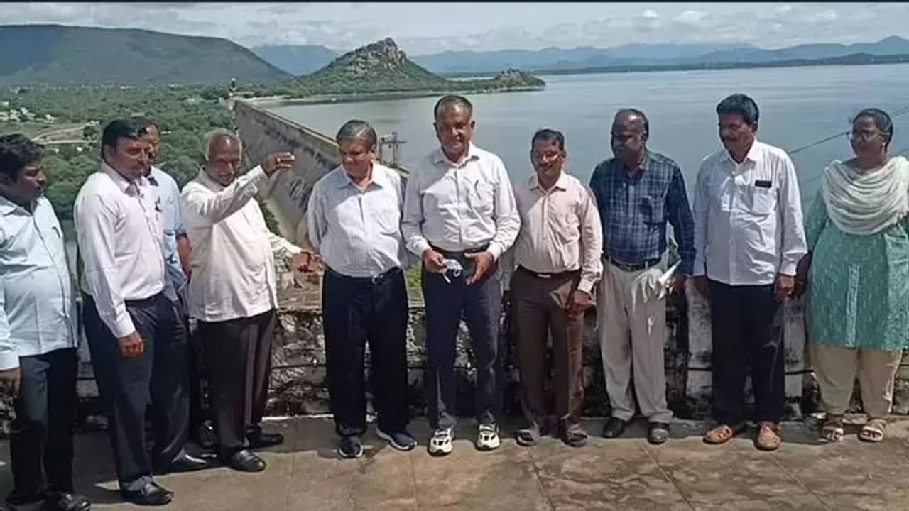 நாங்கள் எந்த மாநிலத்திற்கும் ஆதரவாக இல்லை... காவிரி மேலாண்மை ஆணைய குழு விளக்கம்!! நாங்கள் எந்த மாநிலத்திற்கும் ஆதரவாக இல்லை... காவிரி மேலாண்மை ஆணைய குழு விளக்கம்!!