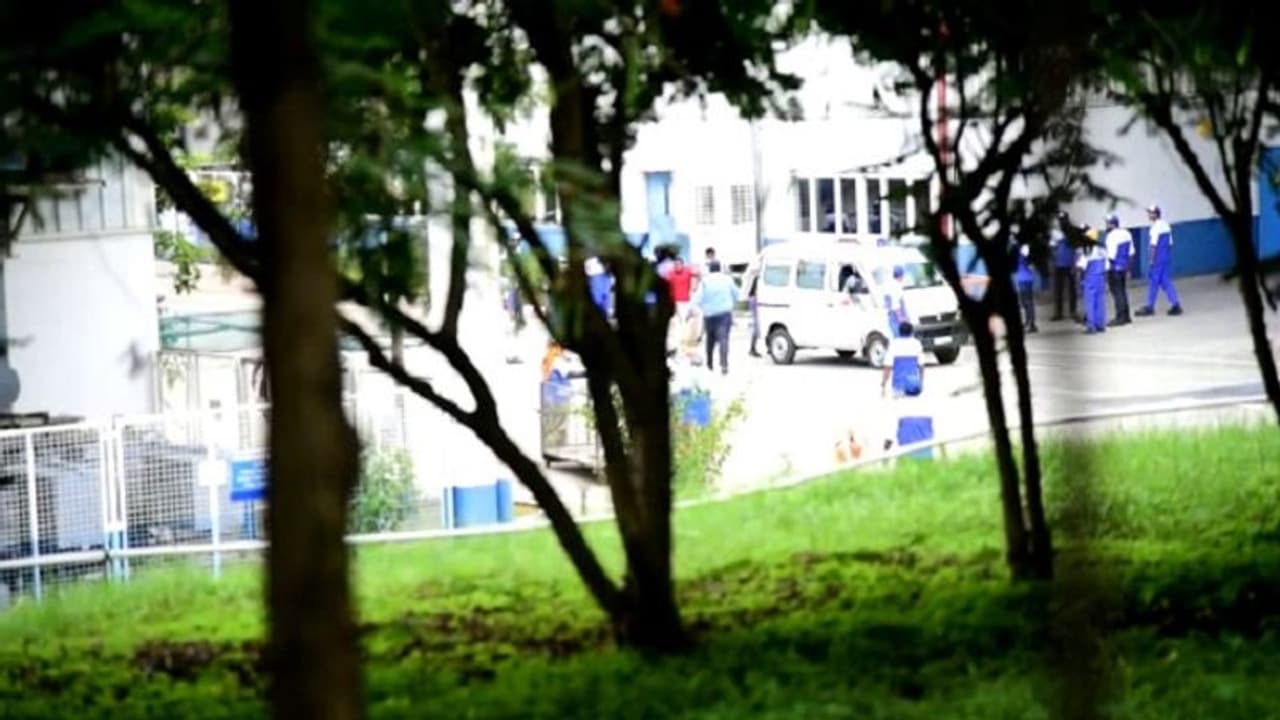 ಕೋಲಾರ: ಅಪ್ಪನ ಕೆಲಸ ನನಗೆ ನೀಡಿಲ್ಲ ಎಂದು ಮಗ ಆತ್ಮಹತ್ಯೆಗೆ ಯತ್ನ