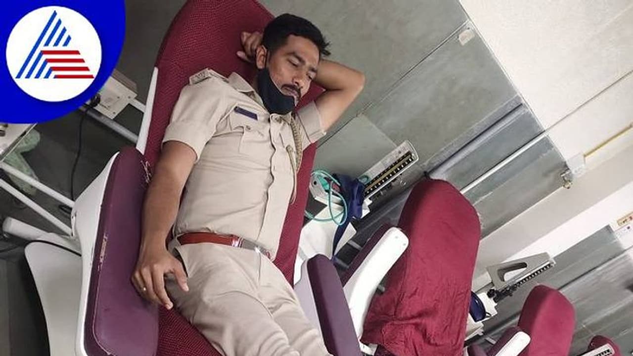 ಆ್ಯಸಿಡ್‌ ದಾಳಿ ಸಂತ್ರಸ್ತೆಗೆ ರಕ್ತದಾನ ಮಾಡಿ ಪೊಲೀಸರ ಮಾನವೀಯತೆ..!