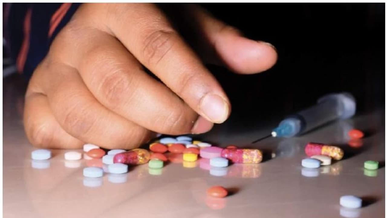 യുഎഇയില് കഴിഞ്ഞ വര്ഷം പിടിച്ചെടുത്തത് 13.5 കോടി ദിര്ഹത്തിന്റെ മയക്കുമരുന്ന് യുഎഇയില് കഴിഞ്ഞ വര്ഷം പിടിച്ചെടുത്തത് 13.5 കോടി ദിര്ഹത്തിന്റെ മയക്കുമരുന്ന്