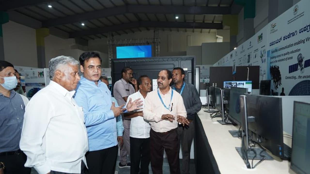 ಪ್ರಧಾನಿ ಮೋದಿ ಭೇಟಿ: ಬೆಂಗಳೂರಿನಲ್ಲಿ ಪೂರ್ವ ಸಿದ್ಧತೆ ಪರಿಶೀಲಿಸಿದ ಸಚಿವರು ಪ್ರಧಾನಿ ಮೋದಿ ಭೇಟಿ: ಬೆಂಗಳೂರಿನಲ್ಲಿ ಪೂರ್ವ ಸಿದ್ಧತೆ ಪರಿಶೀಲಿಸಿದ ಸಚಿವರು