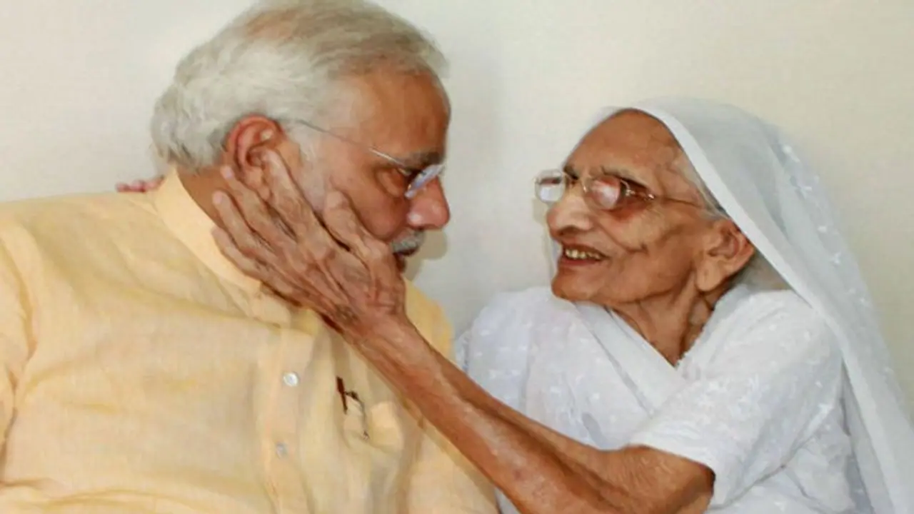 కోలుకున్న ప్రధాని తల్లి హీరాబెన్ మోడీ.. త్వరలోనే హాస్పిటల్ నుంచి డిశ్చార్జ్ గుజరాత్ ప్రభుత్వం కోలుకున్న ప్రధాని తల్లి హీరాబెన్ మోడీ.. త్వరలోనే హాస్పిటల్ నుంచి డిశ్చార్జ్ గుజరాత్ ప్రభుత్వం