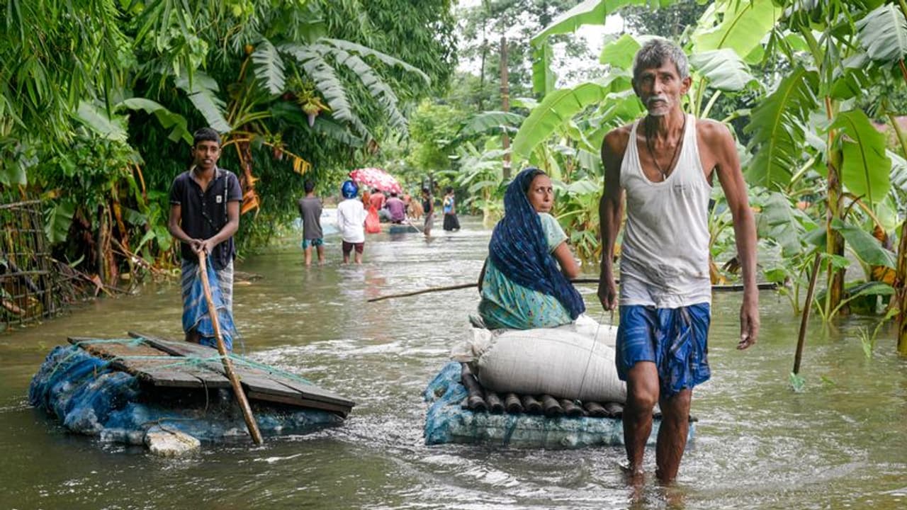 पूर्वोत्तर में बाढ़ से तबाही: 31 मौतें, 19 लाख लोग प्रभावित, एक लाख से अधिक बेघर, 10 प्वाइंट्स में जानिए हाल