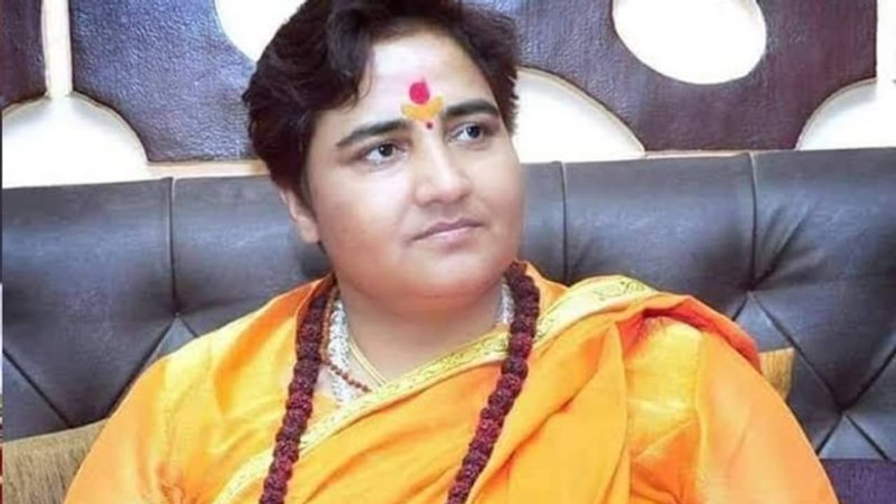 सांसद प्रज्ञा ठाकुर को जान से मारने की धमकी इकबाल कासकर का आदमी बोल रहा हूं...'तुम्हें सामने आकर मार डालेंगे सांसद प्रज्ञा ठाकुर को जान से मारने की धमकी इकबाल कासकर का आदमी बोल रहा हूं...'तुम्हें सामने आकर मार डालेंगे