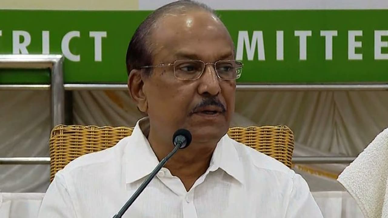 'യുഡിഎഫ് ബഹിഷ്കരണത്തിന് കാരണം രാഷ്ട്രീയ വിഷയങ്ങൾ'; ലോക കേരള സഭയെ തള്ളാതെ കുഞ്ഞാലിക്കുട്ടി 'യുഡിഎഫ് ബഹിഷ്കരണത്തിന് കാരണം രാഷ്ട്രീയ വിഷയങ്ങൾ'; ലോക കേരള സഭയെ തള്ളാതെ കുഞ്ഞാലിക്കുട്ടി