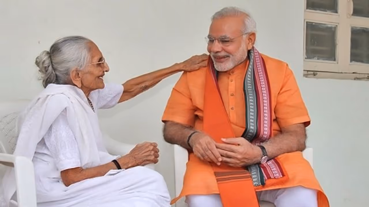 ആരോഗ്യനില വഷളായി; പ്രധാനമന്ത്രിയുടെ അമ്മ ഹീരാബെൻ ആശുപത്രിയിൽ 