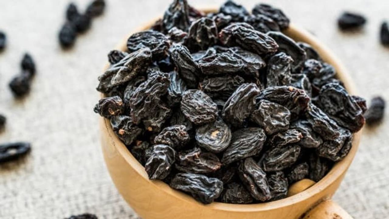 വായ വൃത്തിയായി സൂക്ഷിക്കാനും ചര്‍മ്മം ഭംഗിയാക്കാനും പതിവായി കഴിക്കേണ്ടത്...