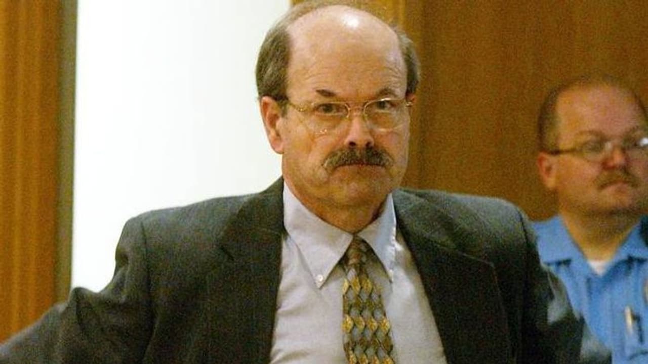 ഭർത്താവ് സീരിയൽ കില്ലറാണെന്നറിയാതെ ഭാര്യ കഴിഞ്ഞത് 34 വർഷം