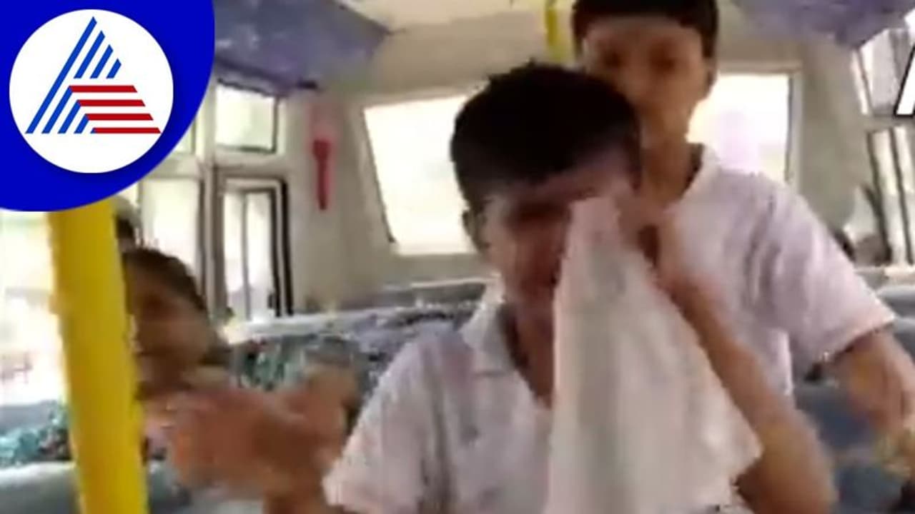 'ಅಗ್ನಿಪಥ್' ಪ್ರತಿಭಟನೆ ಮಧ್ಯೆ ಸಿಲುಕಿ ಅಳುತ್ತಿರುವ ಪುಟ್ಟ ಬಾಲಕ : ವಿಡಿಯೋ ವೈರಲ್