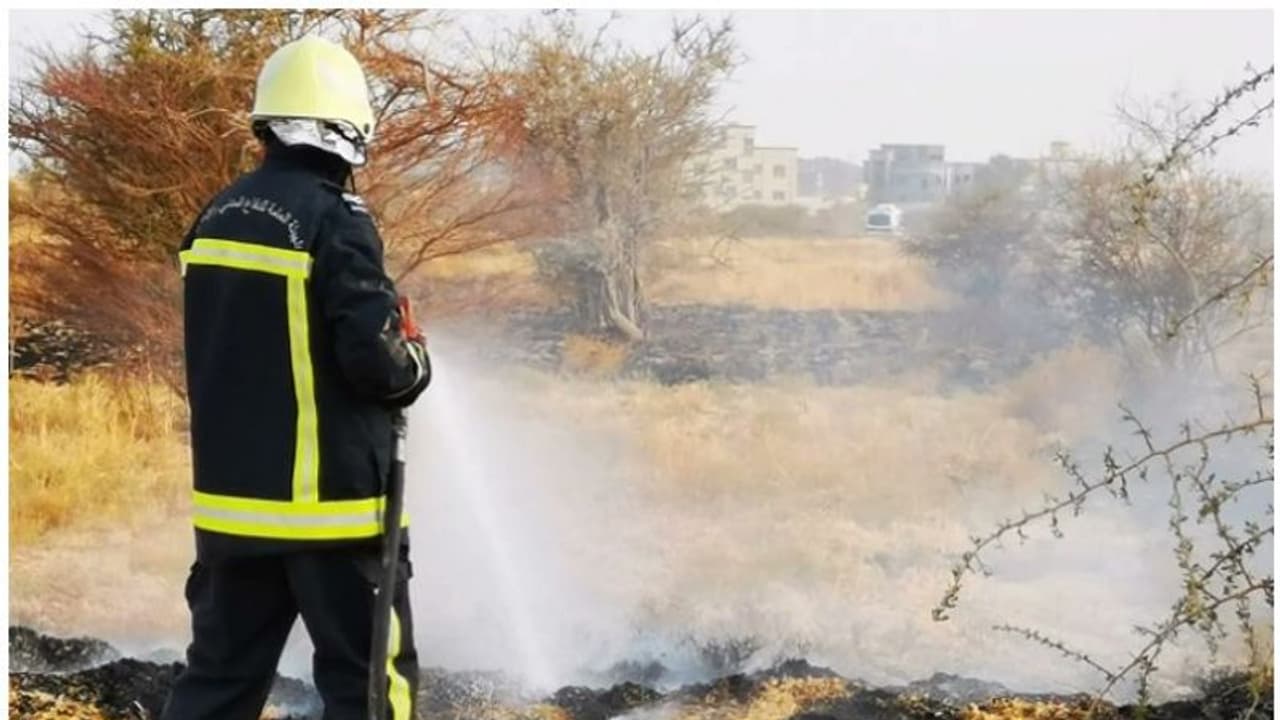 ഒമാനിലെ അല് ദാഖിലിയയില് തുറസ്സായ സ്ഥലത്ത് തീപിടിത്തം ഒമാനിലെ അല് ദാഖിലിയയില് തുറസ്സായ സ്ഥലത്ത് തീപിടിത്തം