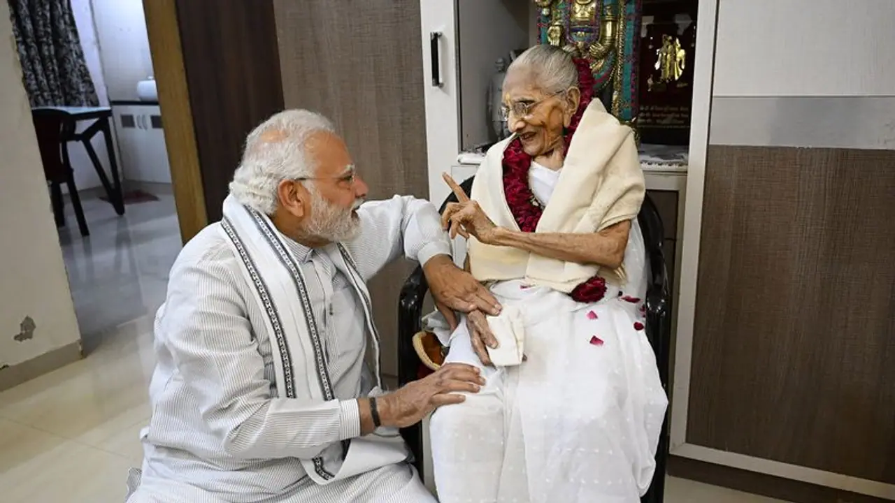 पीएम मोदी ने 1st Time बताया मां हीराबेन की एक दो नहीं, कई अच्छी आदतें, आप भी पढ़िए...