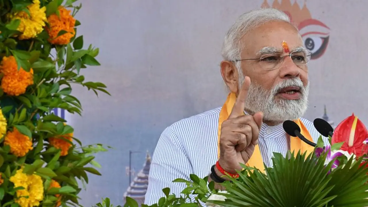 500 साल पहले नष्ट किए गए मंदिर के शिखर पर PM मोदी ने फहराया झंडा, कहा  बहाल हो रहे आध्यात्मिक गौरव के केंद्र