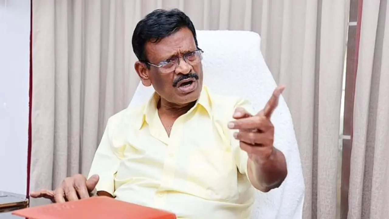 பால்குடித்து பழக்கப்பட்டவர் பால் நினைப்பாகவே இருக்கிறார்… ஜெயக்குமாரை கிண்டலடித்த நாசர்!! பால்குடித்து பழக்கப்பட்டவர் பால் நினைப்பாகவே இருக்கிறார்… ஜெயக்குமாரை கிண்டலடித்த நாசர்!!