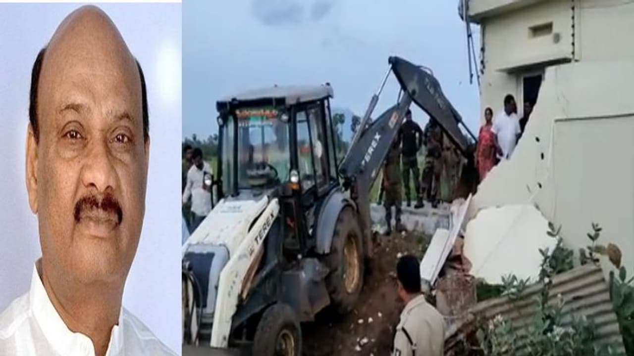 టీడీపీ చలో నర్సీపట్నం.. ఇంటి వద్దే దీక్షకు దిగిన అయ్యన్న కుటుంబం.. టెన్షన్ వాతావరణం