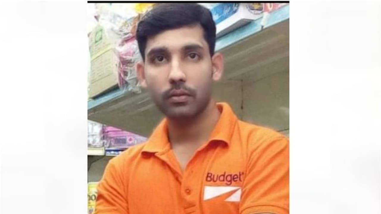 പ്രവാസി മലയാളി യുവാവ് തൂങ്ങി മരിച്ച നിലയില് പ്രവാസി മലയാളി യുവാവ് തൂങ്ങി മരിച്ച നിലയില്