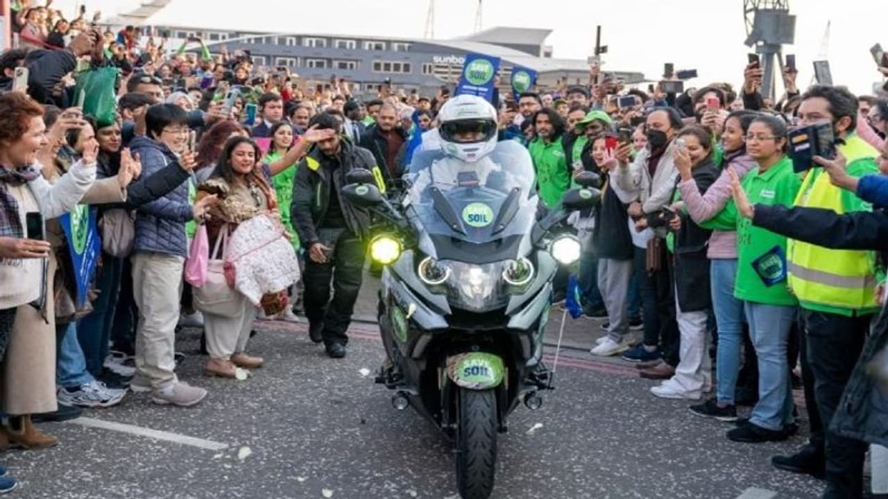 மதிப்புமிக்க இணையதள விருதை வென்றது சத்குருவின் சேவ் சாயில் இயக்கம்!!