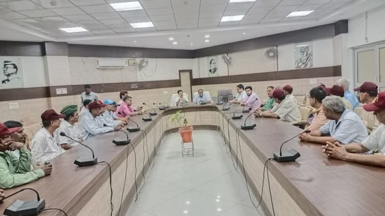 गोरखपुर: अग्निपथ योजना को लेकर विरोध प्रदर्शन के बीच अधिकारियों ने उठाया बड़ा कदम गोरखपुर: अग्निपथ योजना को लेकर विरोध प्रदर्शन के बीच अधिकारियों ने उठाया बड़ा कदम