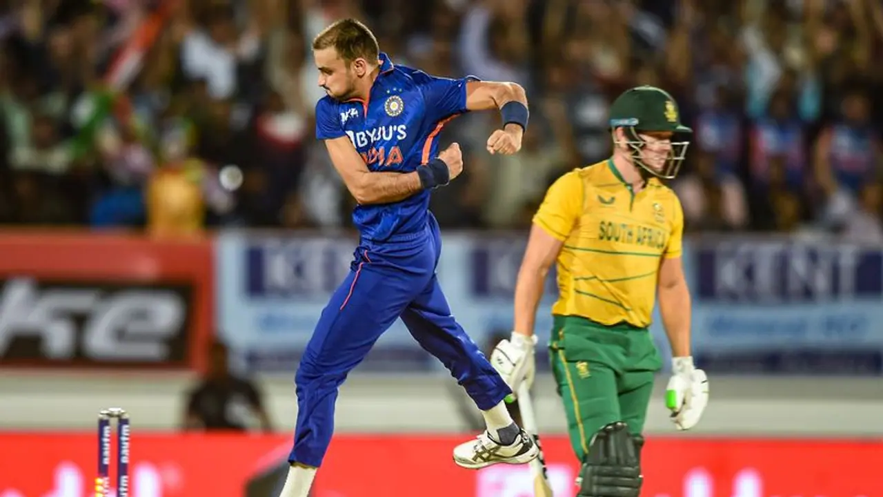 ഹര്ഷല് പട്ടേലിന് പരിക്ക്; ഏഷ്യാ കപ്പിന് മുമ്പ് ടീമിന് ഇരുട്ടടി, ലോകകപ്പ് മത്സരങ്ങളും നഷ്ടമായേക്കും ഹര്ഷല് പട്ടേലിന് പരിക്ക്; ഏഷ്യാ കപ്പിന് മുമ്പ് ടീമിന് ഇരുട്ടടി, ലോകകപ്പ് മത്സരങ്ങളും നഷ്ടമായേക്കും