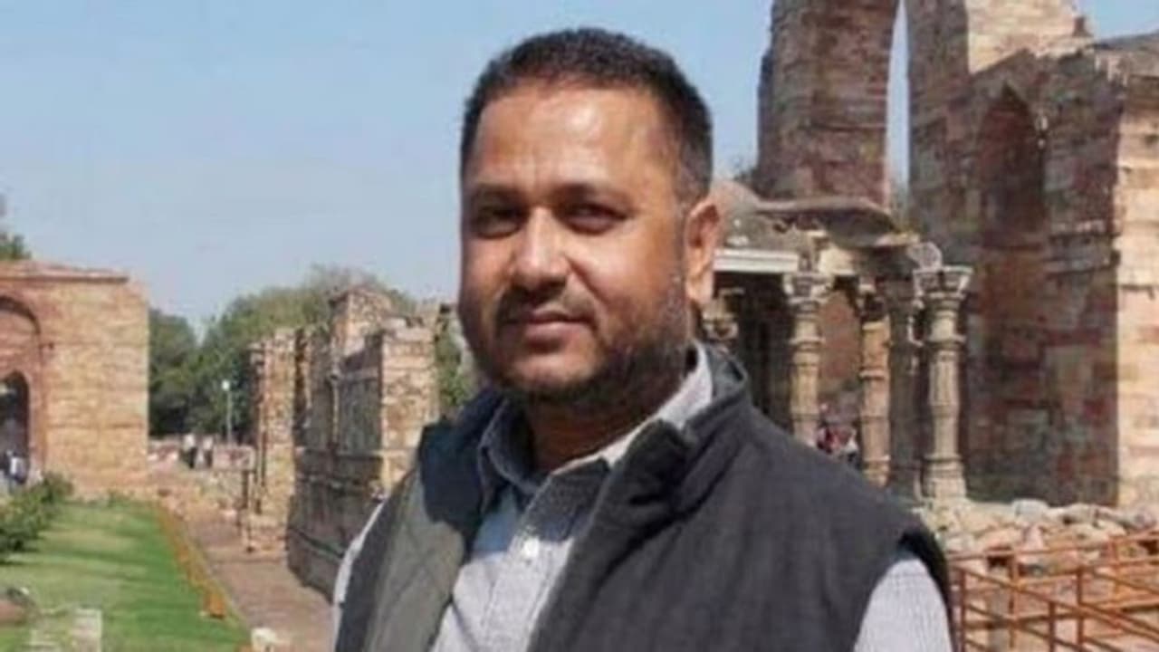 प्रयागराज हिंसा: मास्टरमाइंड जावेद पंप समेत कई आरोपियों की बदली गई जेल, जानिए क्या है पूरा मामला प्रयागराज हिंसा: मास्टरमाइंड जावेद पंप समेत कई आरोपियों की बदली गई जेल, जानिए क्या है पूरा मामला