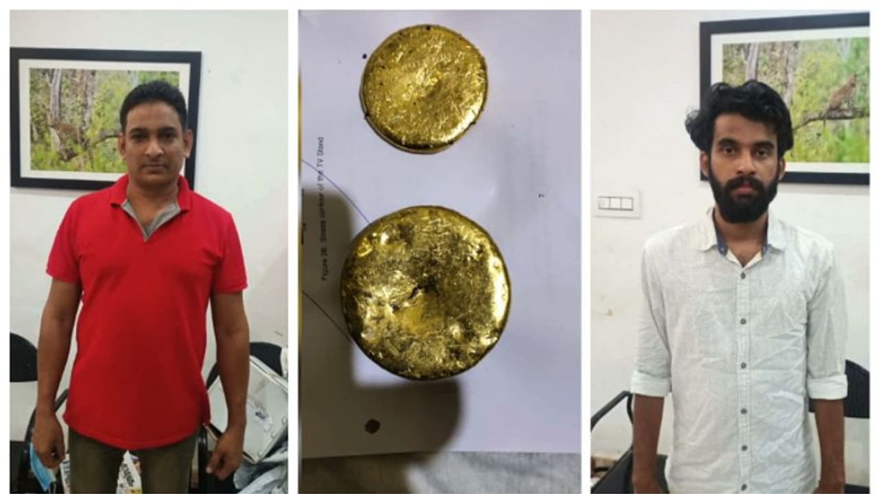 പാന്റിലും ടീഷ‍ര്‍ട്ടിലും സ്വർണത്തരി ഒട്ടിച്ചു, മലദ്വാരത്തിലൊളിപ്പിച്ചും കടത്ത്; ഒന്നര കിലോ സ്വര്‍ണ്ണം പിടിച്ചു