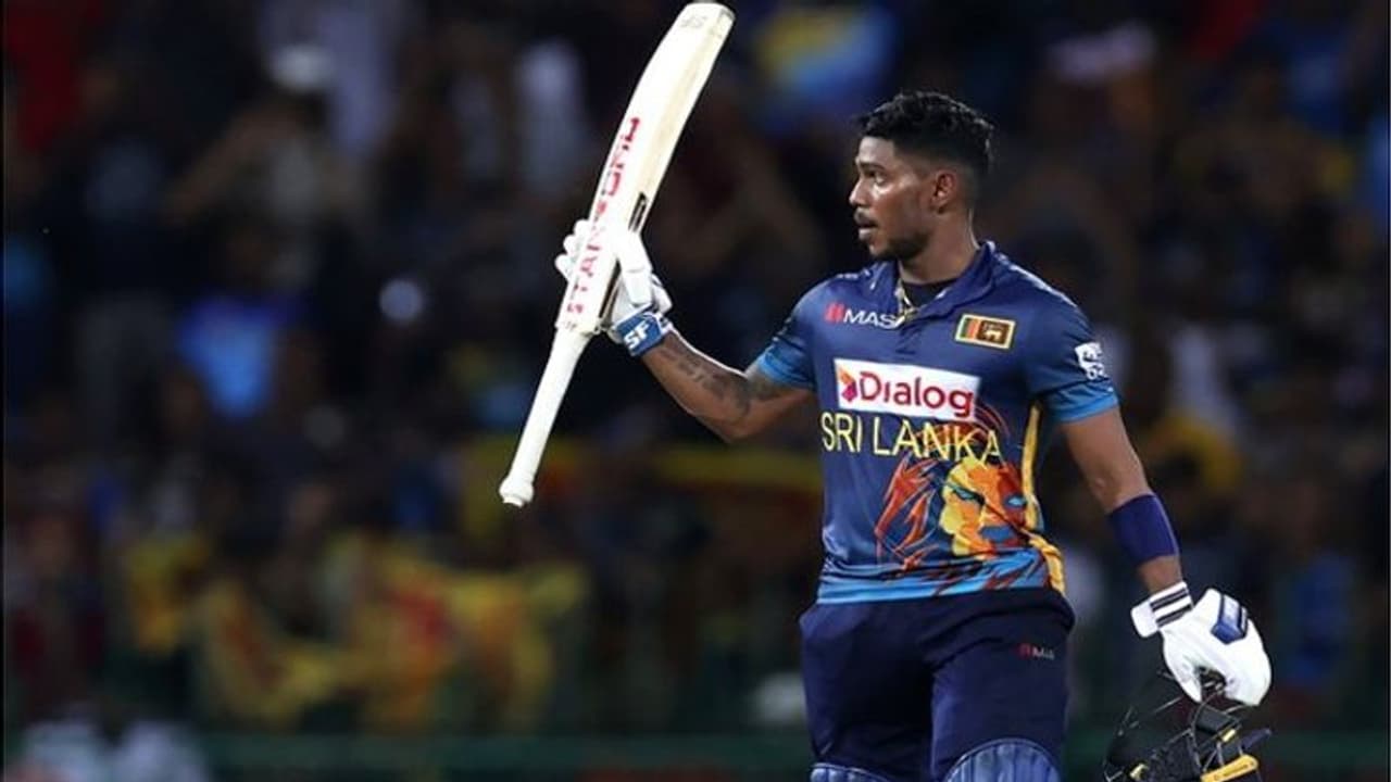 SL vs AUS: பதும் நிசாங்கா அபார சதம்.. 3வது ஒருநாள் போட்டியில் ஆஸி.,யை அசால்ட்டா அடித்து காலி செய்த இலங்கை SL vs AUS: பதும் நிசாங்கா அபார சதம்.. 3வது ஒருநாள் போட்டியில் ஆஸி.,யை அசால்ட்டா அடித்து காலி செய்த இலங்கை