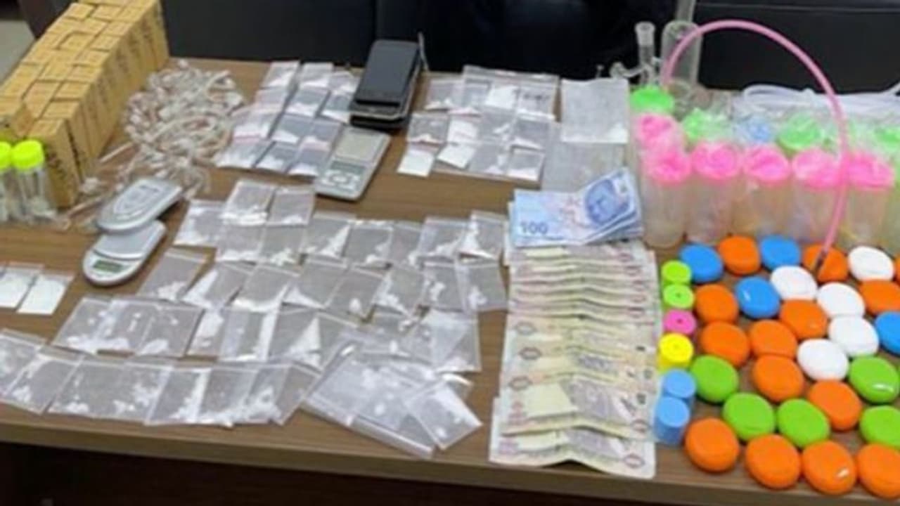 1,000 ಕೋಟಿ ರೂ. ಮೌಲ್ಯದ ಮಿಯಾಂವ್ ಮಿಯಾಂವ್ ಡ್ರಗ್ಸ್ ವಶಪಡಿಸಿಕೊಂಡ ಗುಜರಾತ್ ಎಟಿಎಸ್ 1,000 ಕೋಟಿ ರೂ. ಮೌಲ್ಯದ ಮಿಯಾಂವ್ ಮಿಯಾಂವ್ ಡ್ರಗ್ಸ್ ವಶಪಡಿಸಿಕೊಂಡ ಗುಜರಾತ್ ಎಟಿಎಸ್