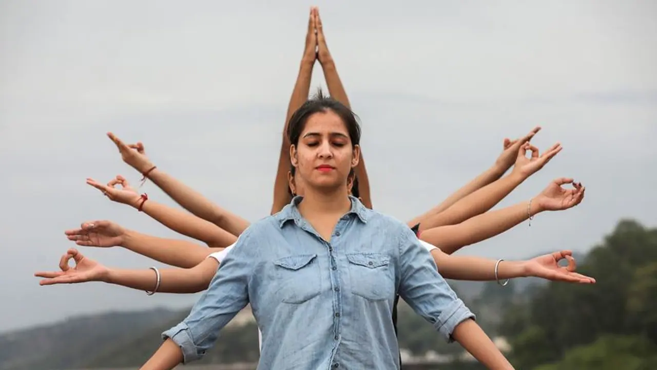 इंटरनेशनल योग दिवस के पहले यंगस्टर्स ने की प्रैक्टिस, कश्मीर से कन्याकुमारी तक होंगे प्रोग्राम्स इंटरनेशनल योग दिवस के पहले यंगस्टर्स ने की प्रैक्टिस, कश्मीर से कन्याकुमारी तक होंगे प्रोग्राम्स