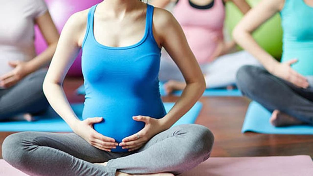 प्रेग्नेंट महिलाओं को जरूर करने चाहिए ये 5 योग, मां बच्चा दोनों रहेंगे स्वस्थ्य 