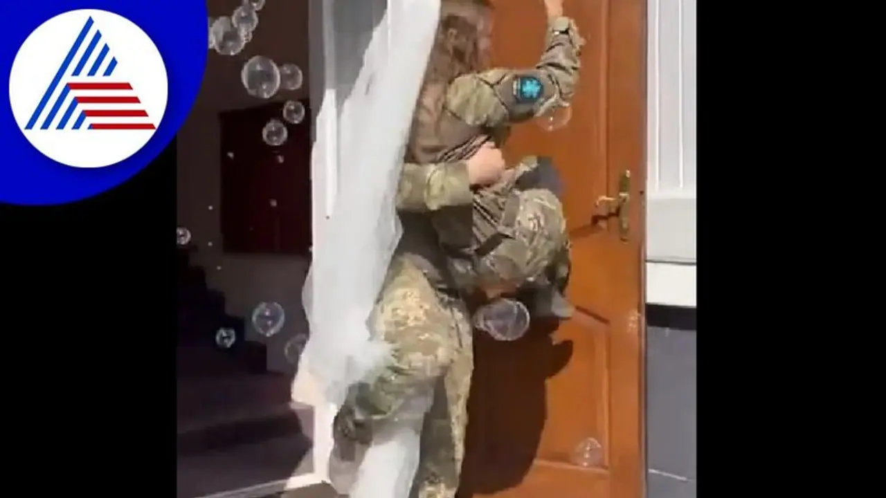 ಸೇನಾ ಸಮವಸ್ತ್ರ ಧರಿಸಿ ವಿವಾಹವಾದ ಉಕ್ರೇನ್ ಜೋಡಿ 