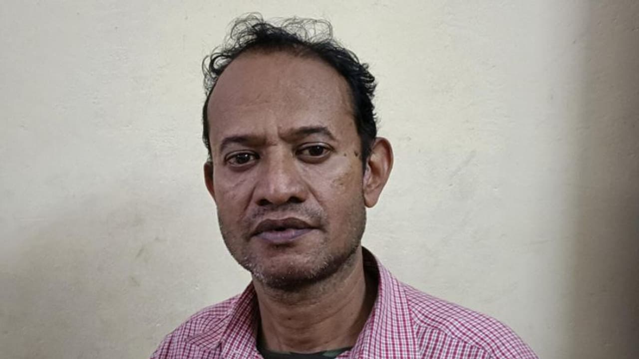 ചെന്നിത്തലയിൽ വീട്ടുടമയുടെ എടിഎം തട്ടിയെടുത്ത് ലക്ഷങ്ങൾ കവർന്ന വീട്ടുജോലിക്കാരൻ അറസ്റ്റിൽ ചെന്നിത്തലയിൽ വീട്ടുടമയുടെ എടിഎം തട്ടിയെടുത്ത് ലക്ഷങ്ങൾ കവർന്ന വീട്ടുജോലിക്കാരൻ അറസ്റ്റിൽ