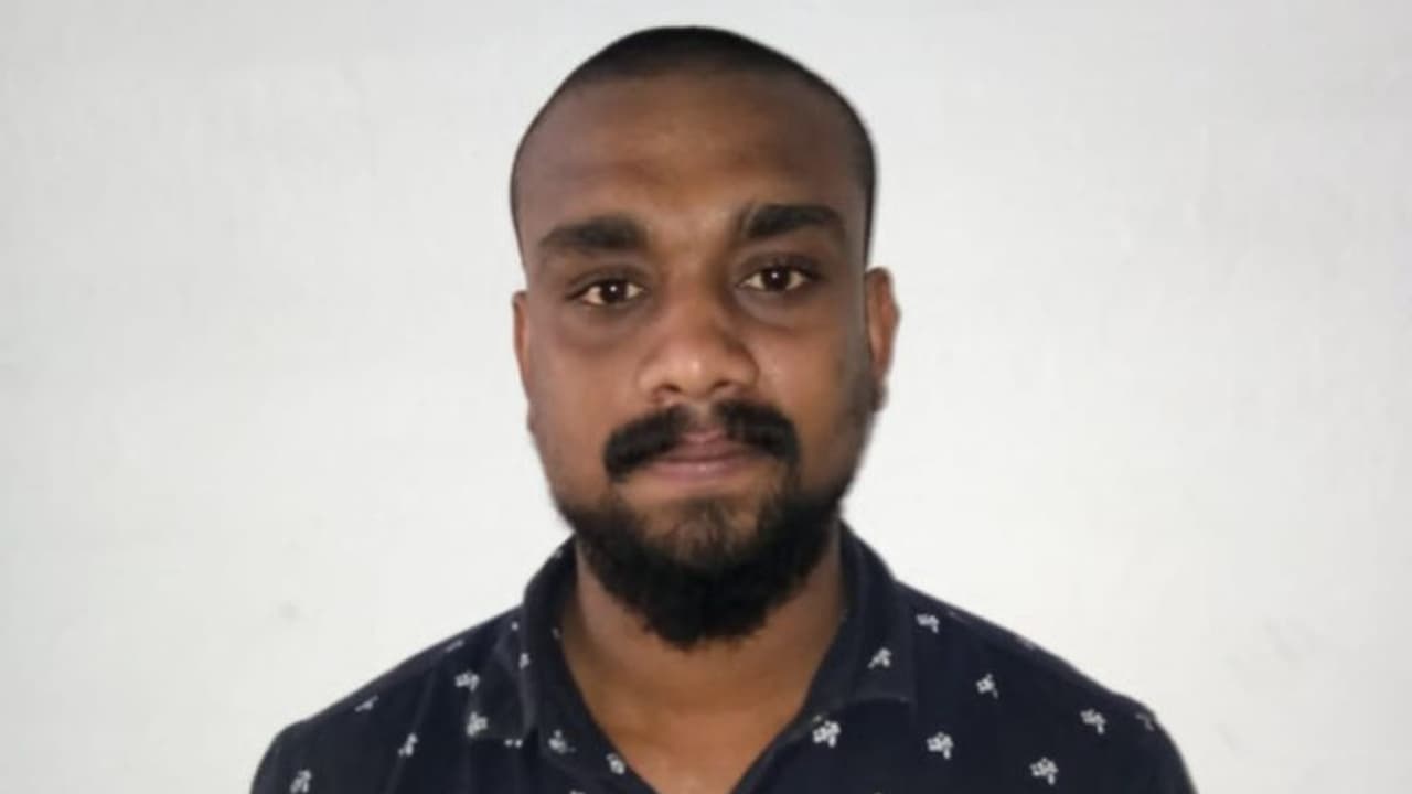 ശബ്ദത്തിൽ സംസാരിച്ചത് തങ്ങളോടാണെന്ന് തെറ്റിദ്ധരിച്ചു, ദമ്പതികളെ വീട്ടിൽ കയറി വെട്ടി, അറസ്റ്റ്