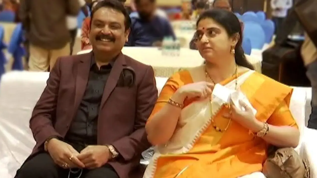 నటి పవిత్ర లోకేష్ని సీక్రెట్గా పెళ్లి చేసుకున్న నరేష్.. ? నటి పవిత్ర లోకేష్ని సీక్రెట్గా పెళ్లి చేసుకున్న నరేష్.. ?